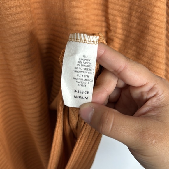 ANDREE BY UNIT Long Sleeve Ribbed Blouse M - Picture 4 of 5